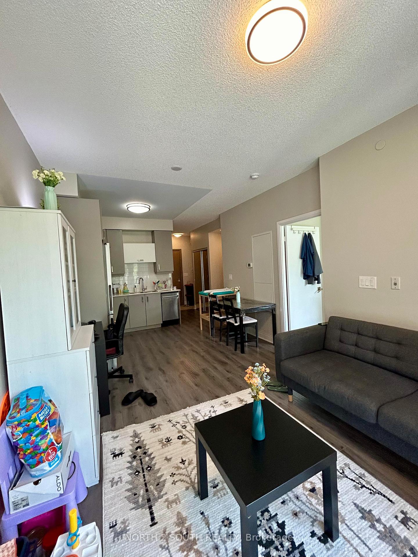 Photo 10 of Unit 302, 28 Uptown Drive, Markham, Unionville — HOMEH