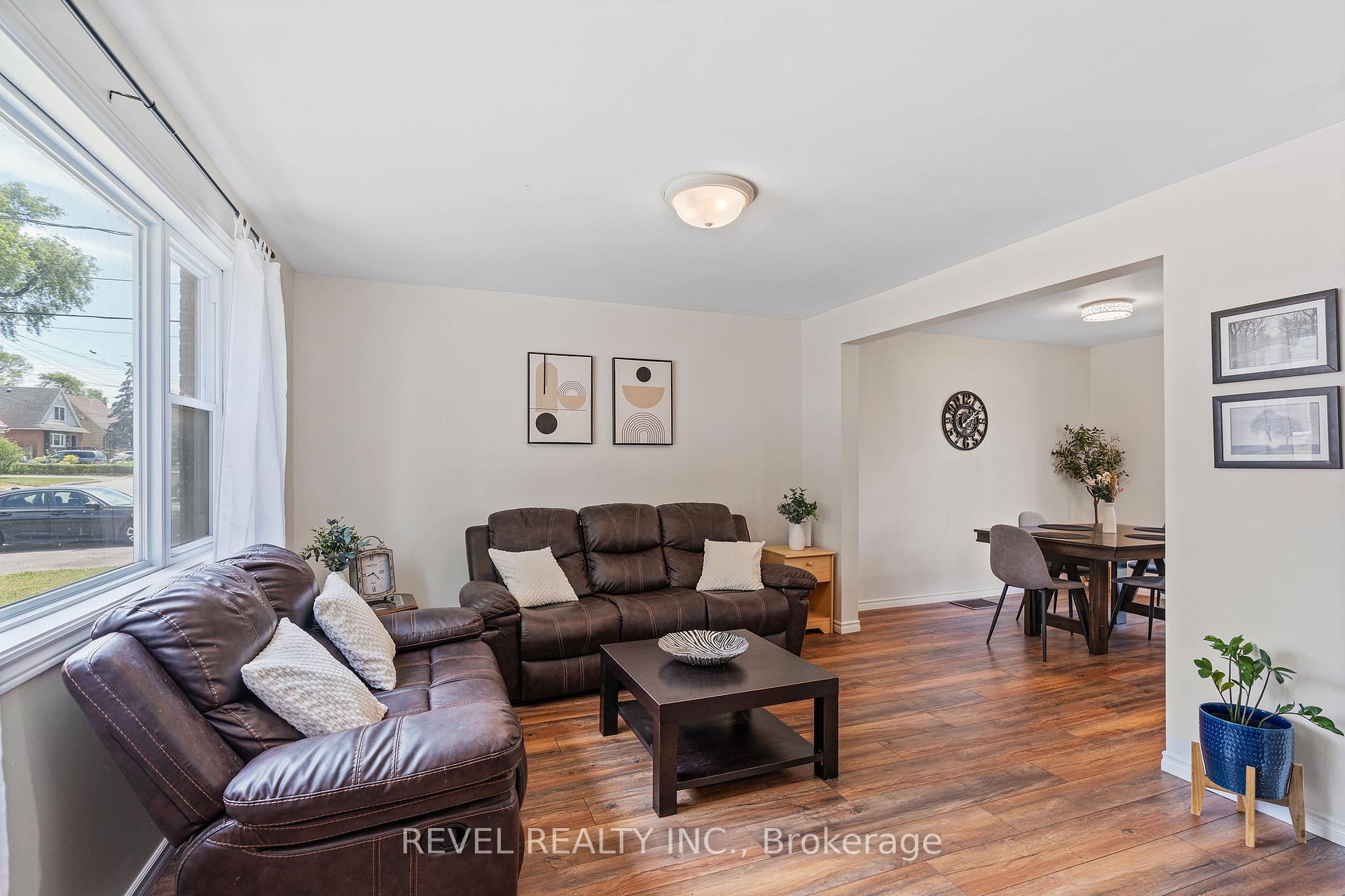 Photo 3 of 647 Brighton Avenue, Hamilton, Parkview — HOMEH