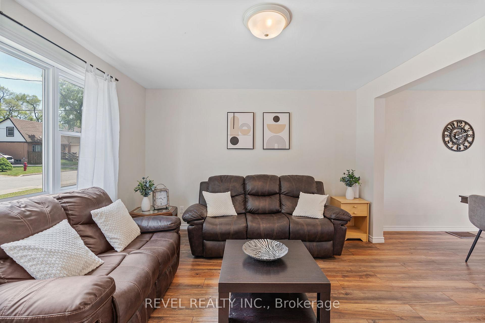 Photo 4 of 647 Brighton Avenue, Hamilton, Parkview — HOMEH