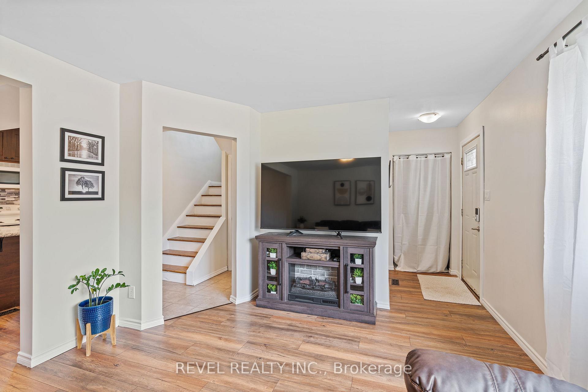 Photo 6 of 647 Brighton Avenue, Hamilton, Parkview — HOMEH