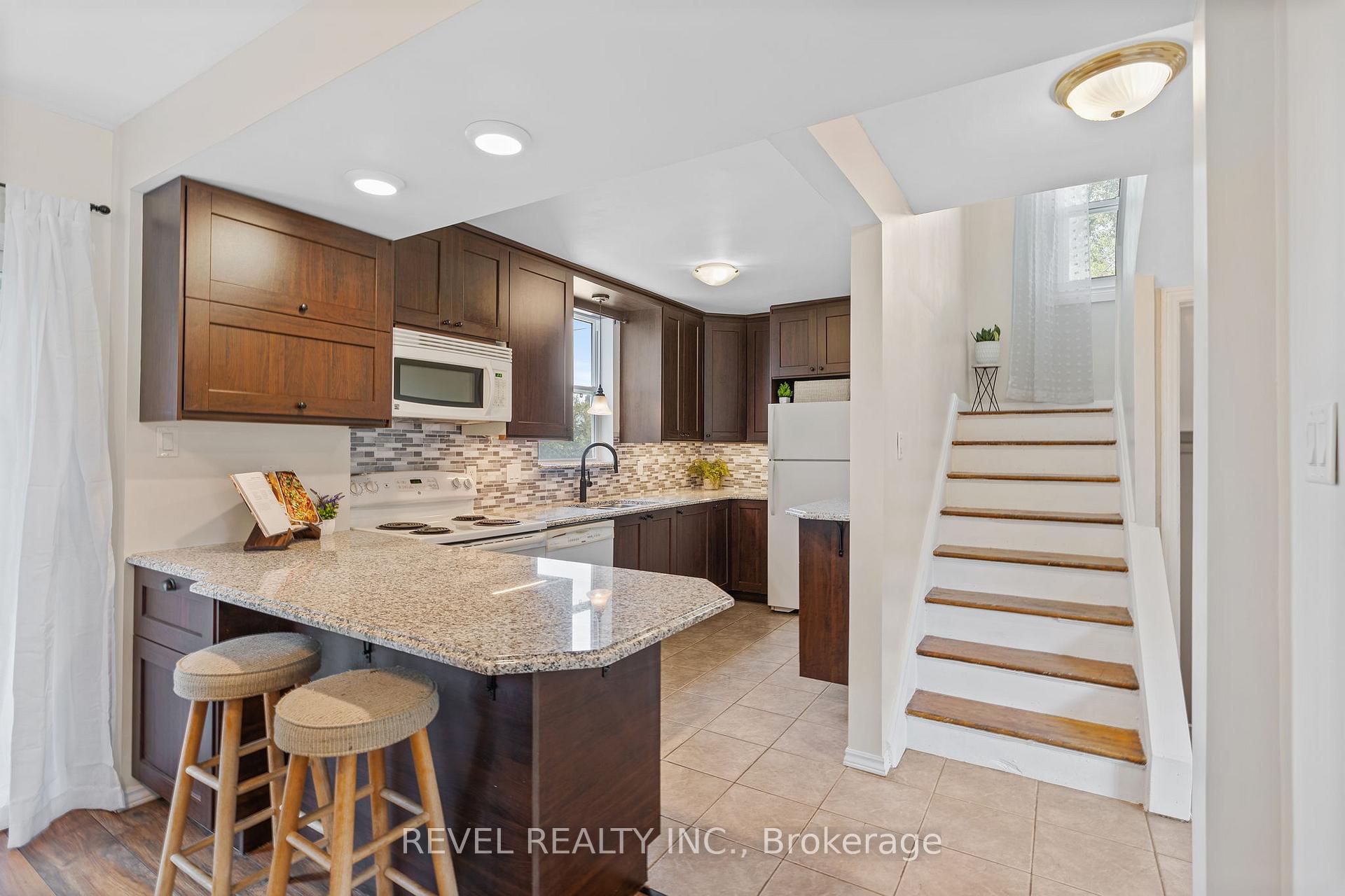 Photo 11 of 647 Brighton Avenue, Hamilton, Parkview — HOMEH