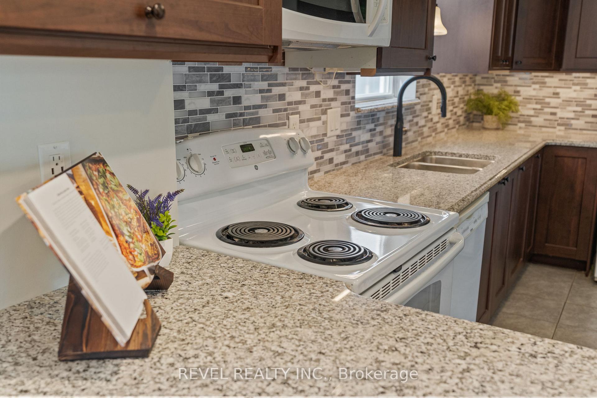 Photo 14 of 647 Brighton Avenue, Hamilton, Parkview — HOMEH