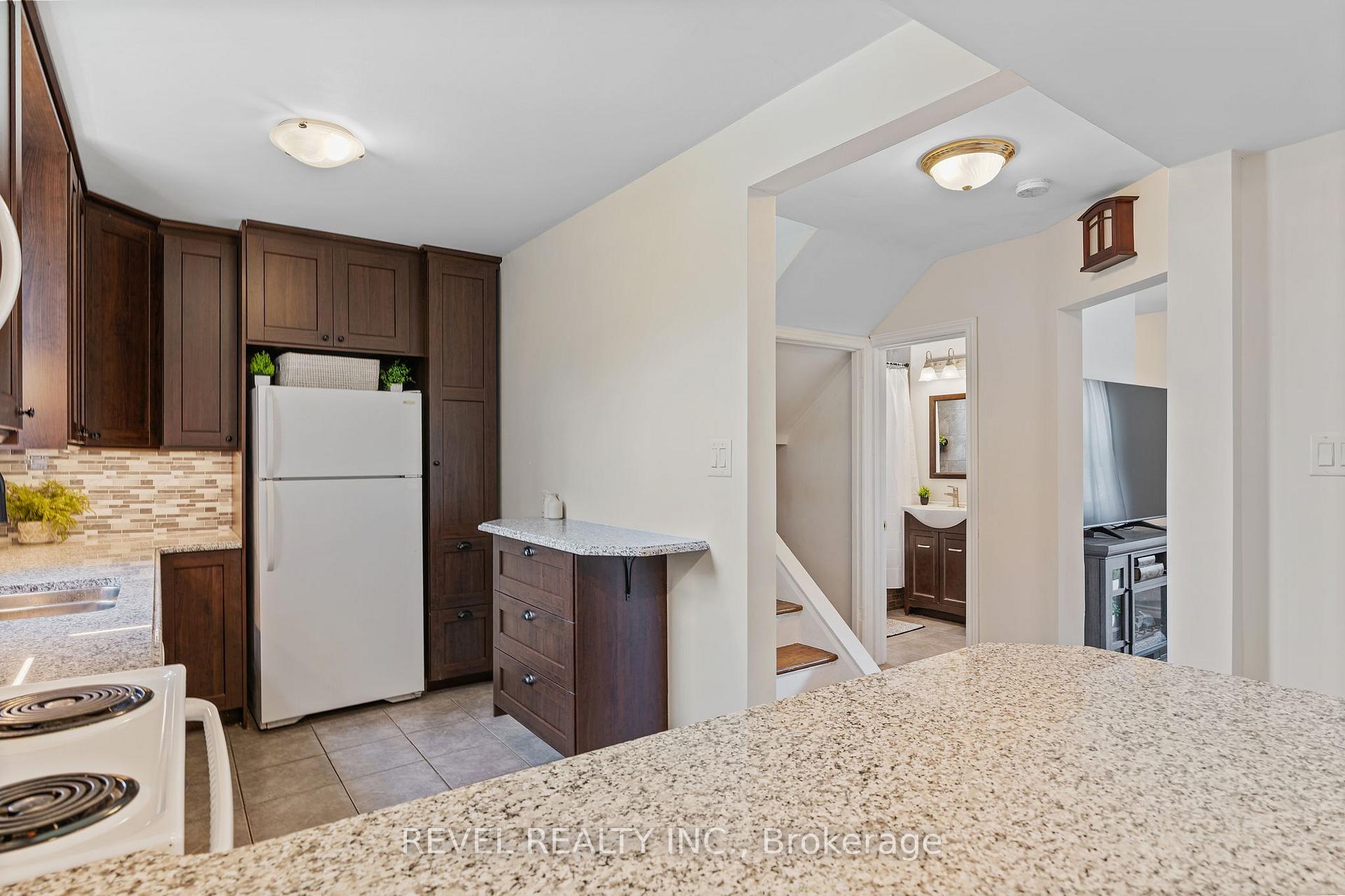 Photo 15 of 647 Brighton Avenue, Hamilton, Parkview — HOMEH