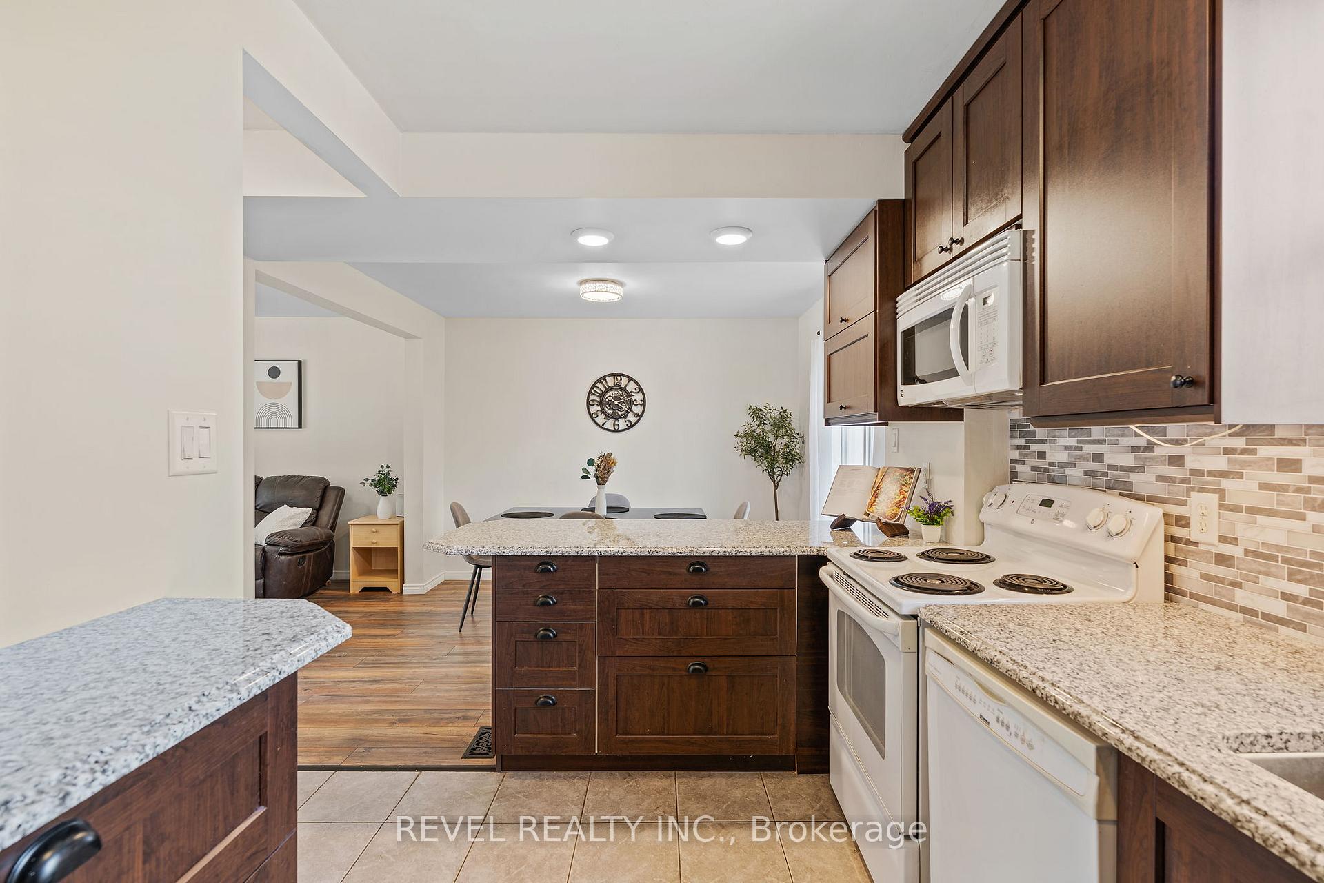 Photo 19 of 647 Brighton Avenue, Hamilton, Parkview — HOMEH