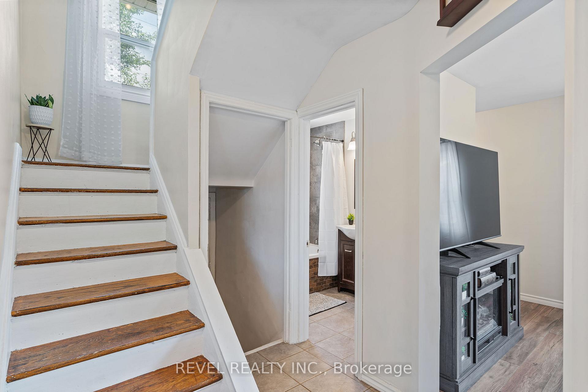 Photo 20 of 647 Brighton Avenue, Hamilton, Parkview — HOMEH