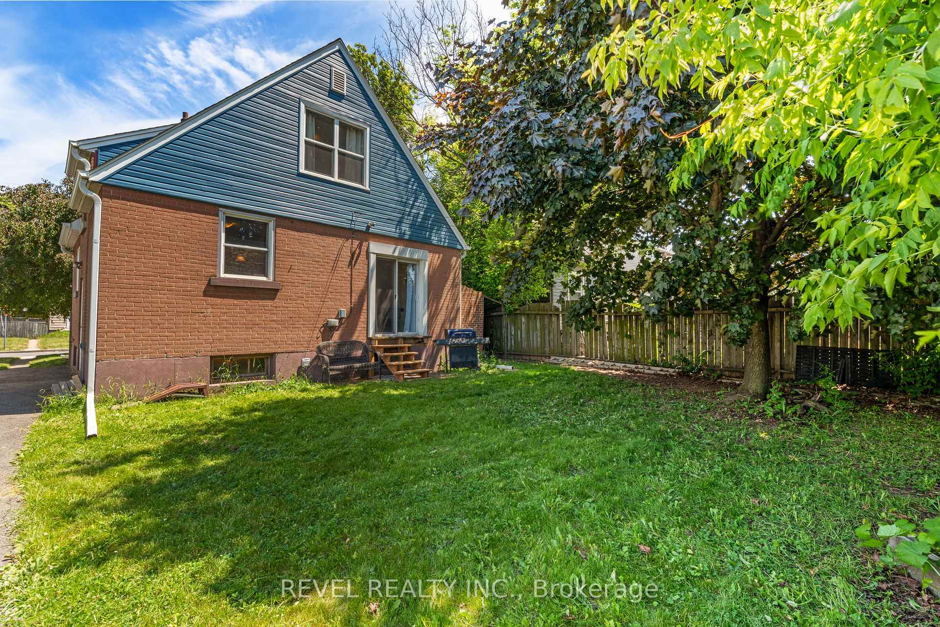 Photo 33 of 647 Brighton Avenue, Hamilton, Parkview — HOMEH