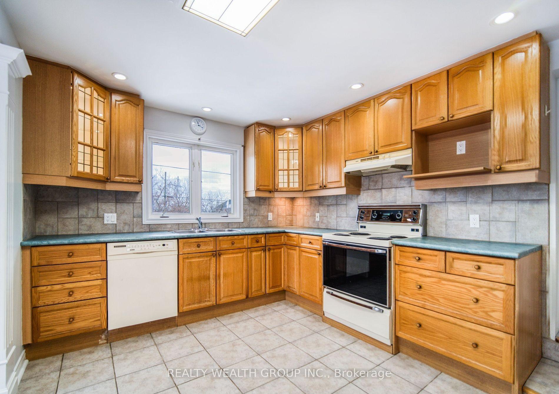 Photo 26 of 322 Old Guelph Road, Hamilton, Pleasant View — HOMEH