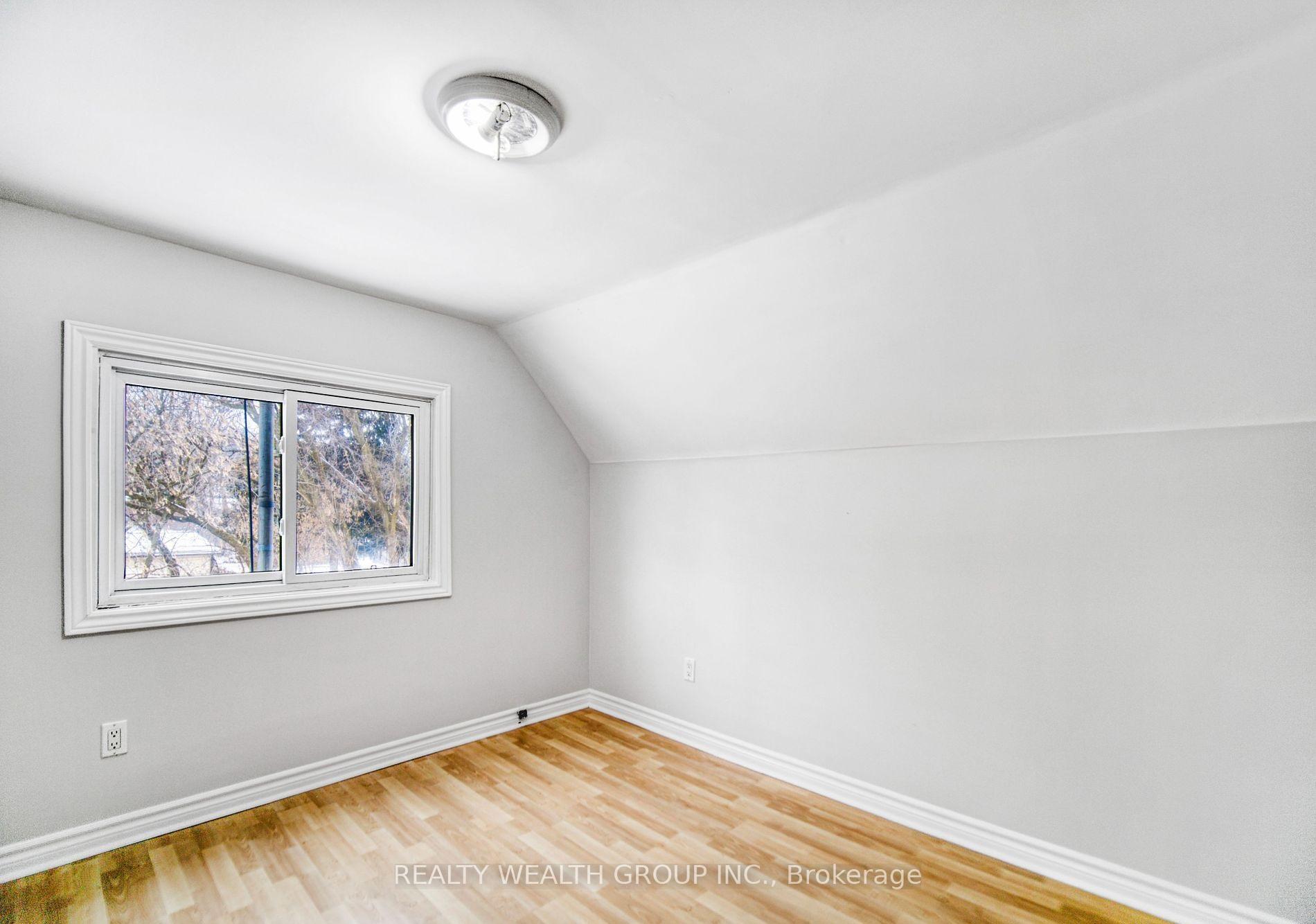Photo 35 of 322 Old Guelph Road, Hamilton, Pleasant View — HOMEH