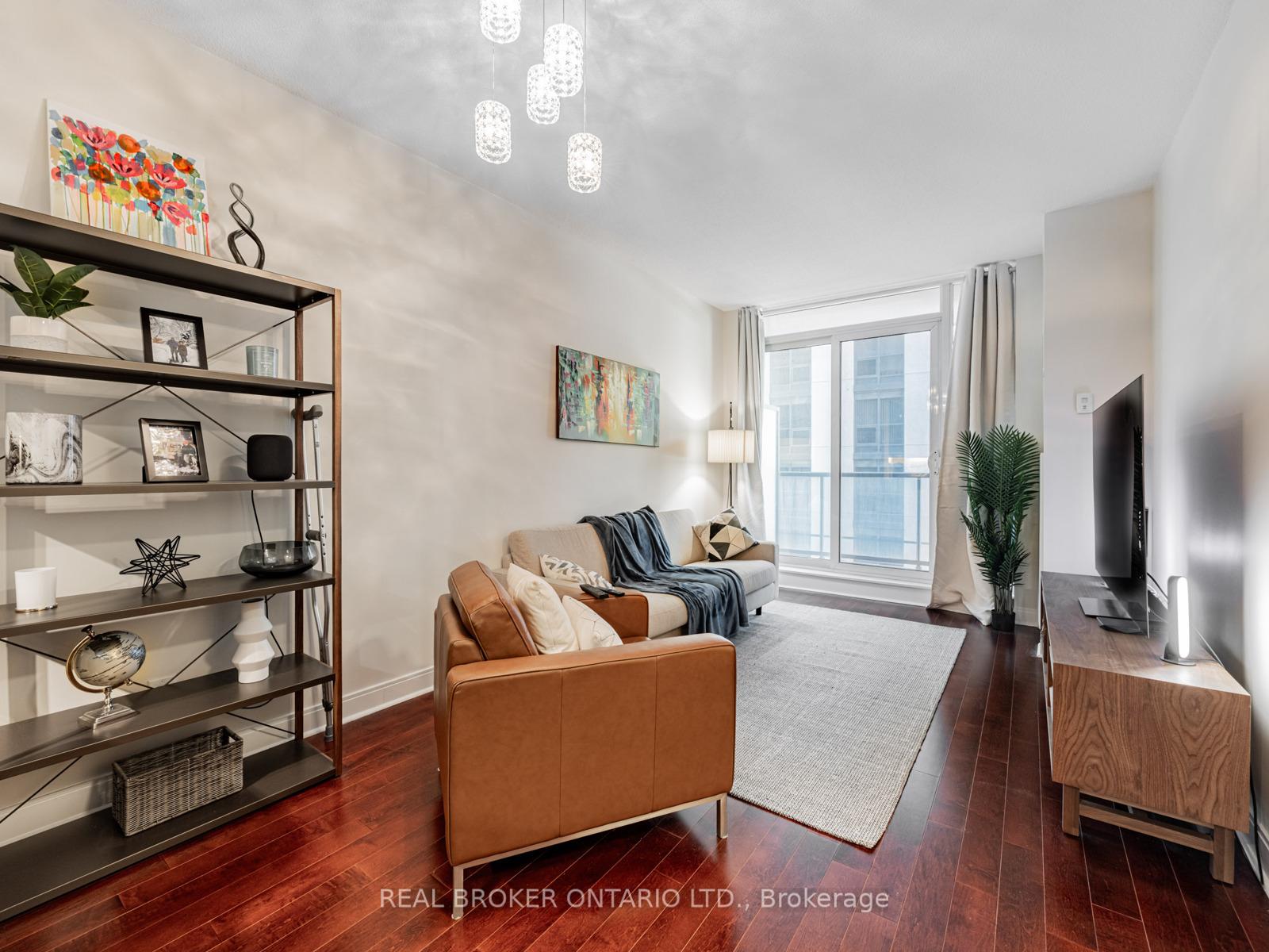 Photo 7 of Unit 904, 38 The Esplanade, Toronto, Waterfront Communities — HOMEH