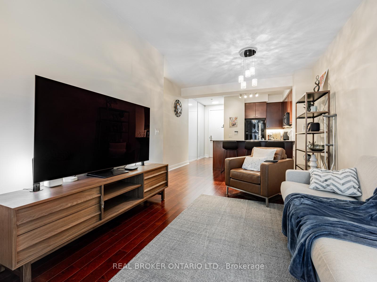Photo 11 of Unit 904, 38 The Esplanade, Toronto, Waterfront Communities — HOMEH