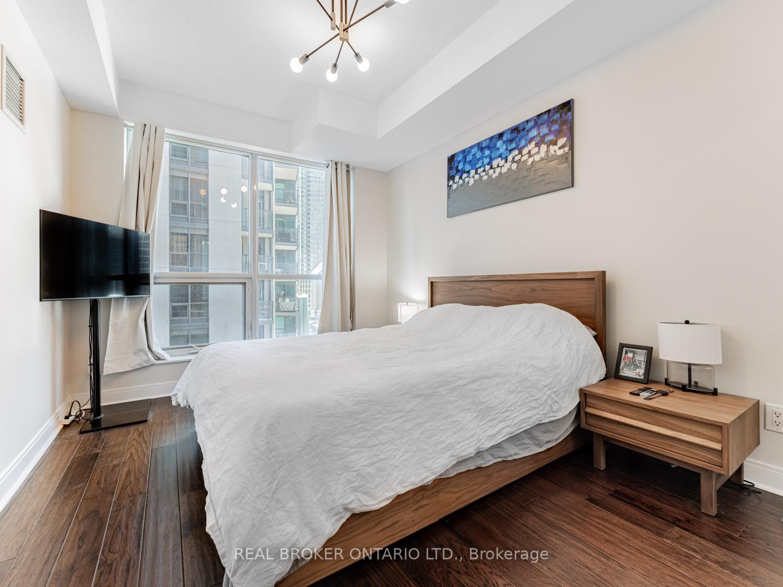 Photo 13 of Unit 904, 38 The Esplanade, Toronto, Waterfront Communities — HOMEH