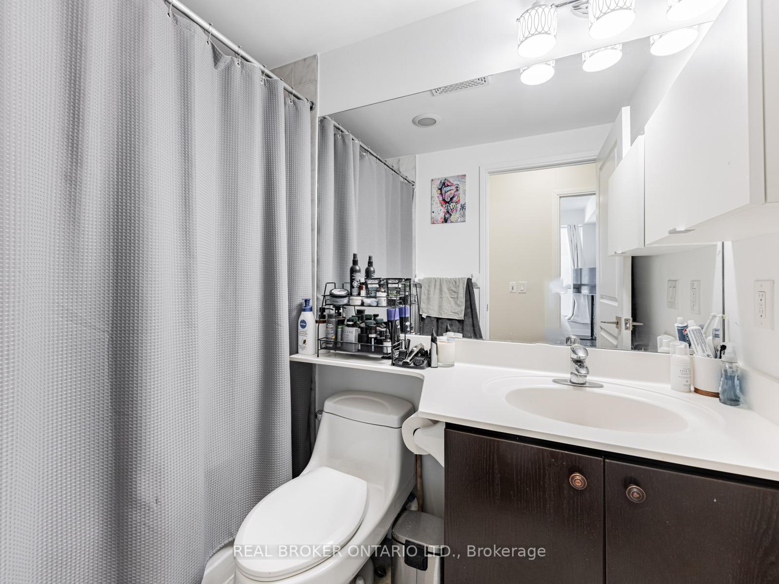 Photo 15 of Unit 904, 38 The Esplanade, Toronto, Waterfront Communities — HOMEH