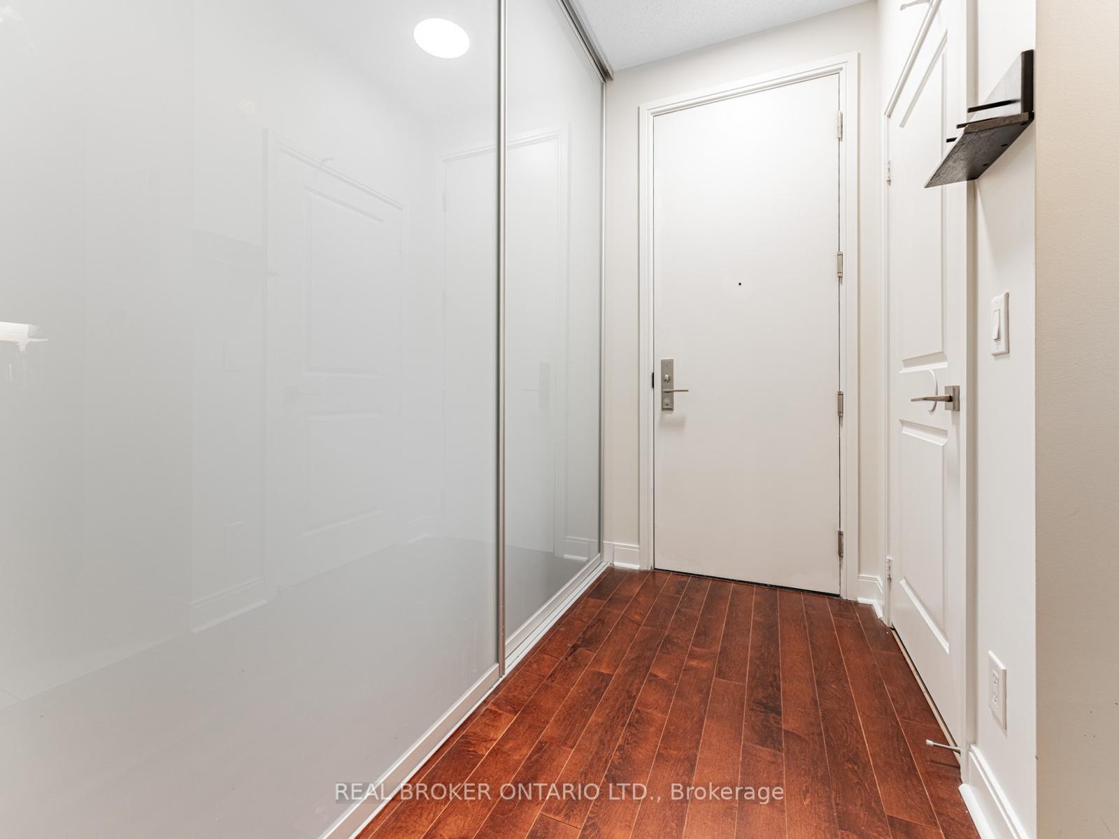 Photo 18 of Unit 904, 38 The Esplanade, Toronto, Waterfront Communities — HOMEH