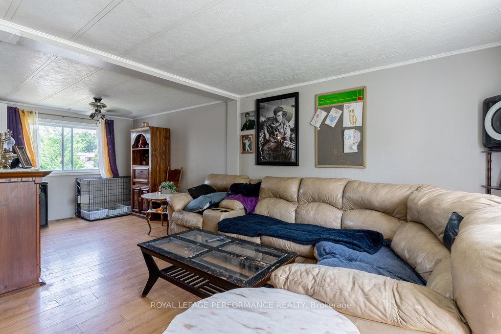 Photo 26 of 49 Fringewood Drive, Ottawa, Fringewood — HOMEH
