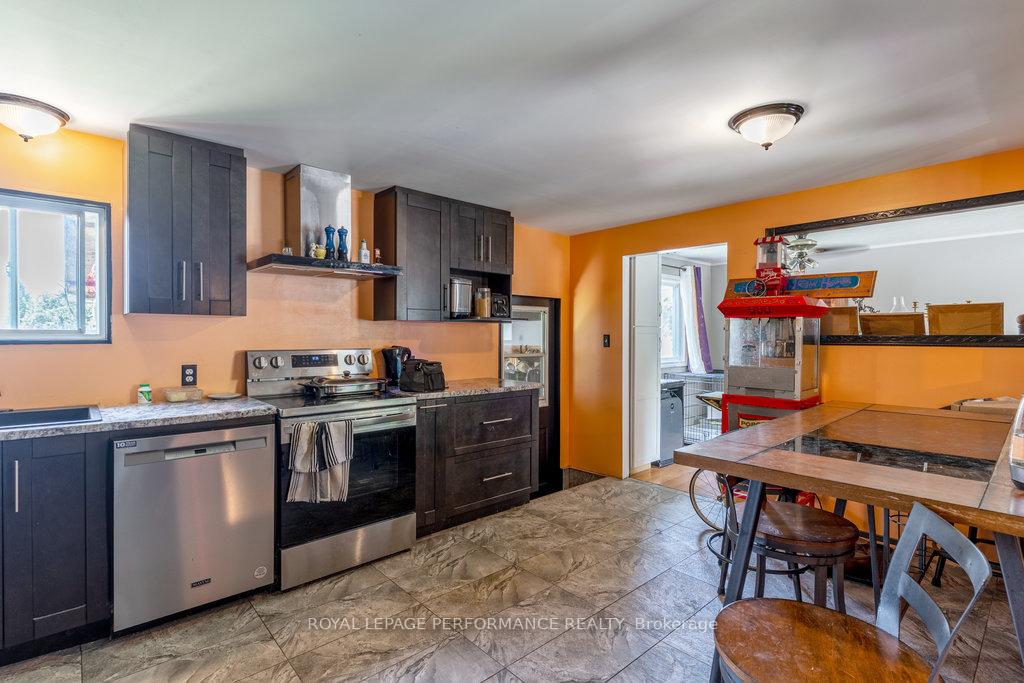 Photo 30 of 49 Fringewood Drive, Ottawa, Fringewood — HOMEH