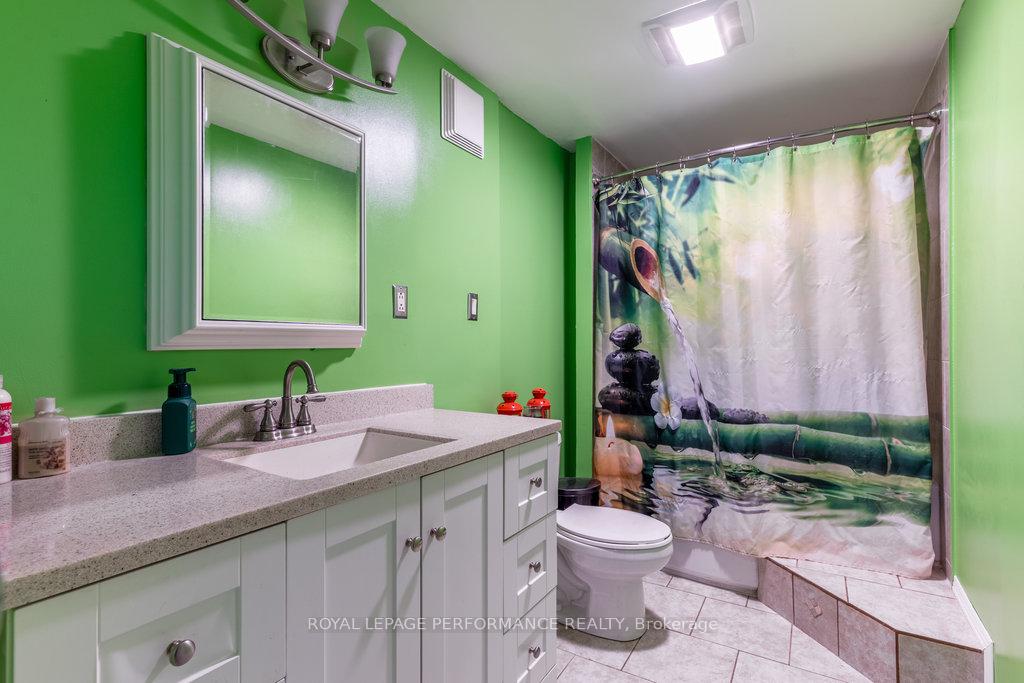 Photo 34 of 49 Fringewood Drive, Ottawa, Fringewood — HOMEH
