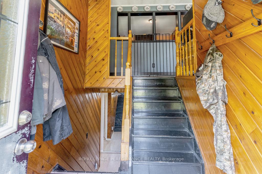 Photo 3 of 49 Fringewood Drive, Ottawa, Fringewood — HOMEH