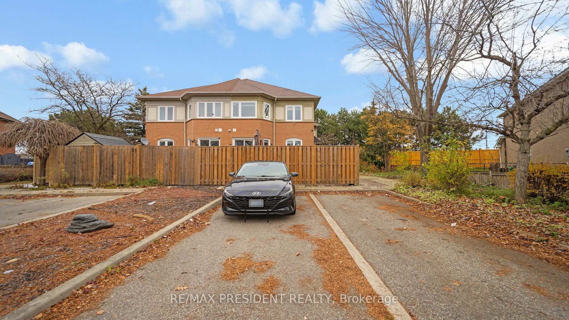 Photo 2 of 19 Quail Feather Crescent, Brampton, Sandringham-Wellington — HOMEH