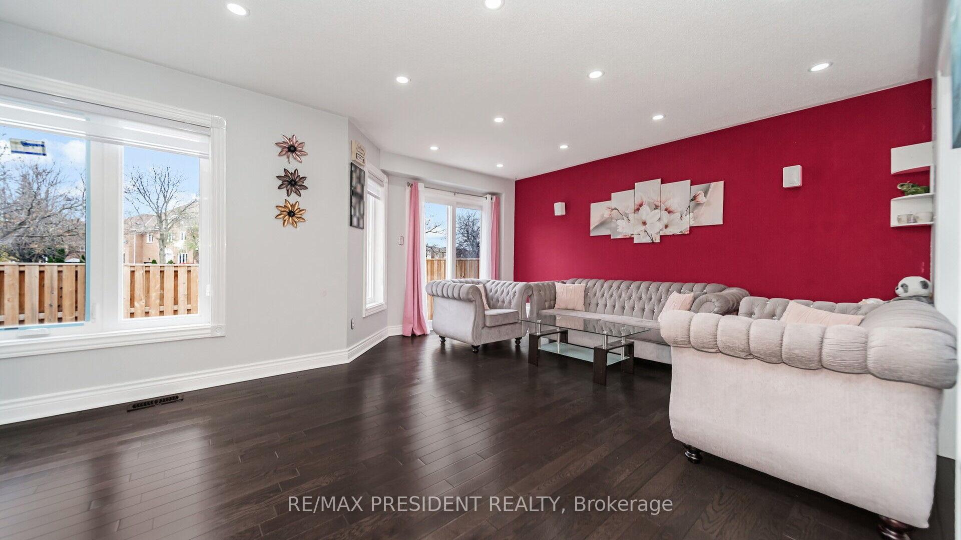 Photo 8 of 19 Quail Feather Crescent, Brampton, Sandringham-Wellington — HOMEH