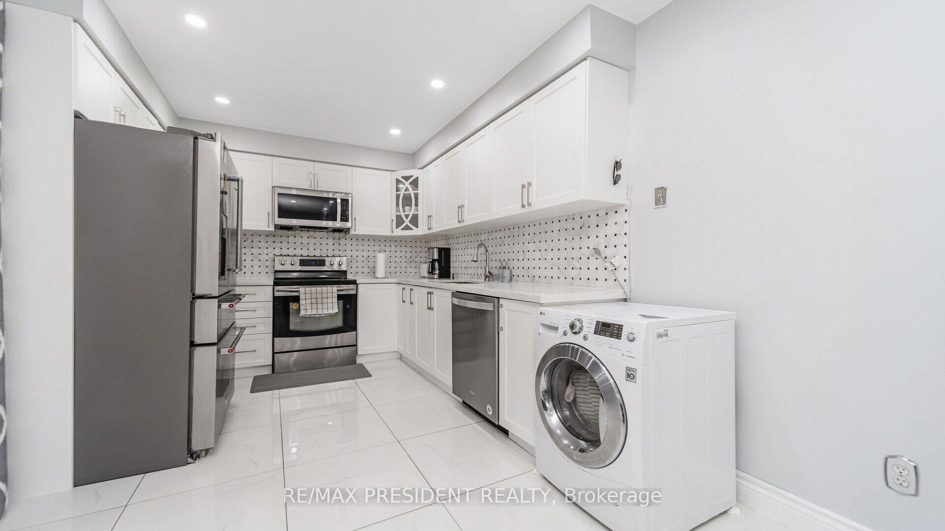 Photo 16 of 19 Quail Feather Crescent, Brampton, Sandringham-Wellington — HOMEH