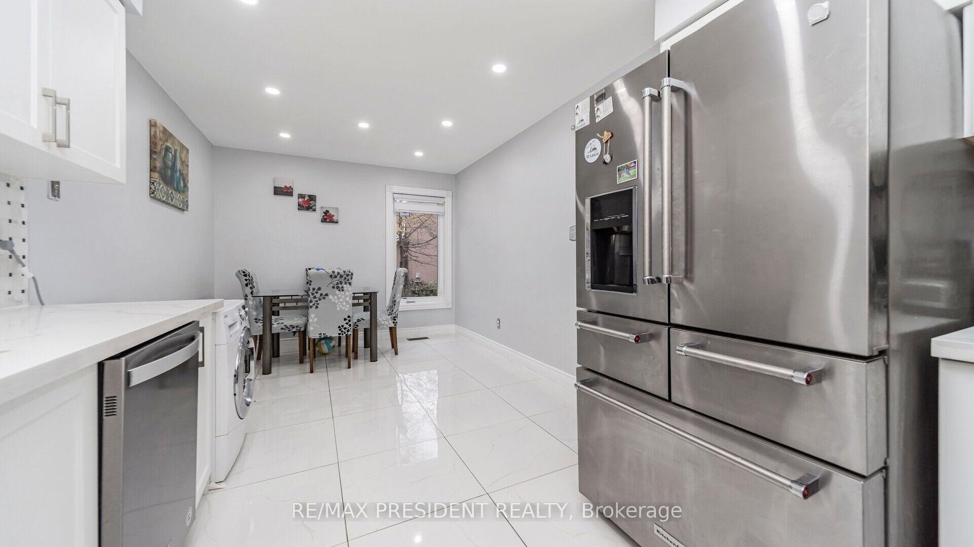 Photo 17 of 19 Quail Feather Crescent, Brampton, Sandringham-Wellington — HOMEH