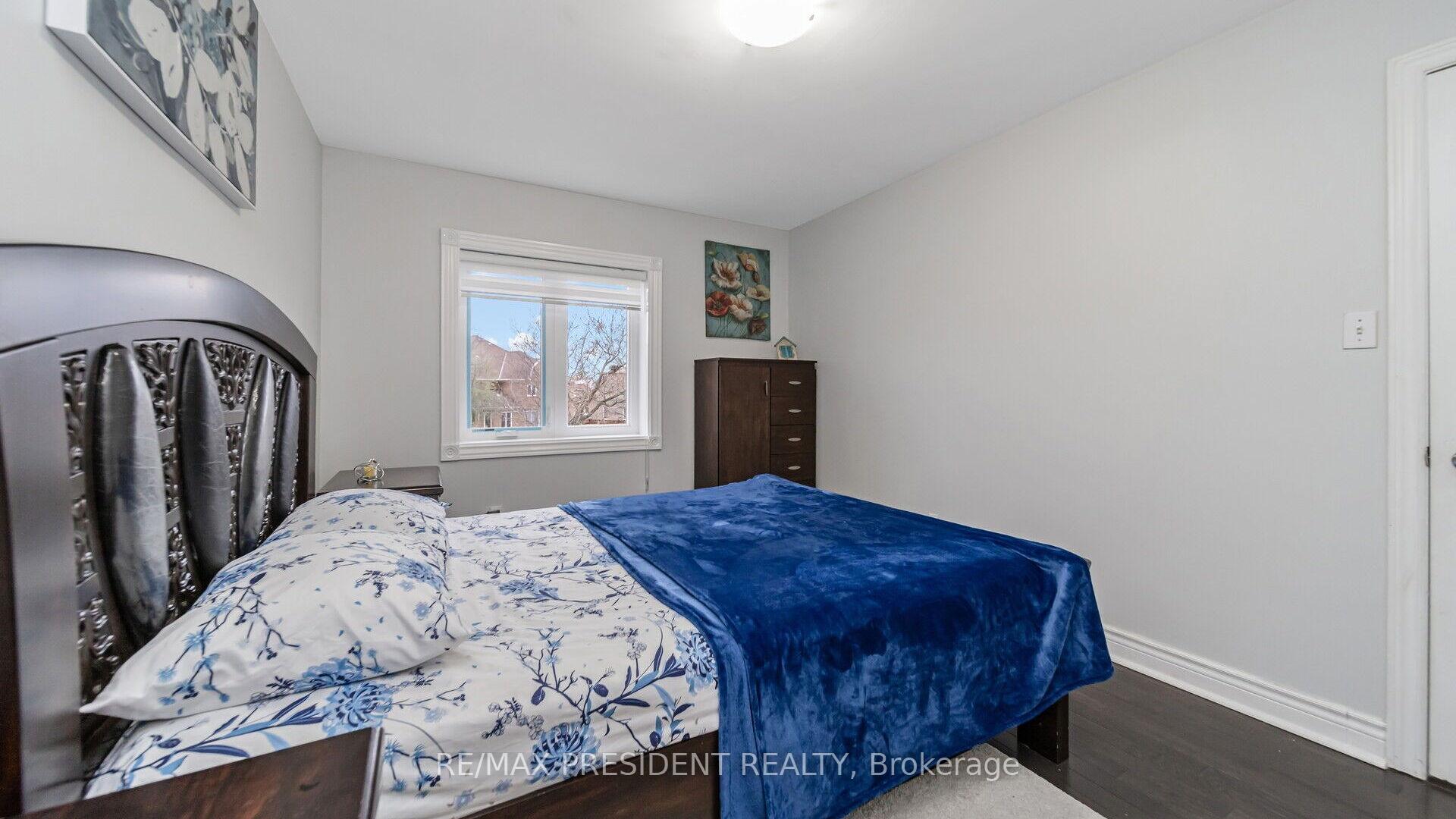 Photo 21 of 19 Quail Feather Crescent, Brampton, Sandringham-Wellington — HOMEH