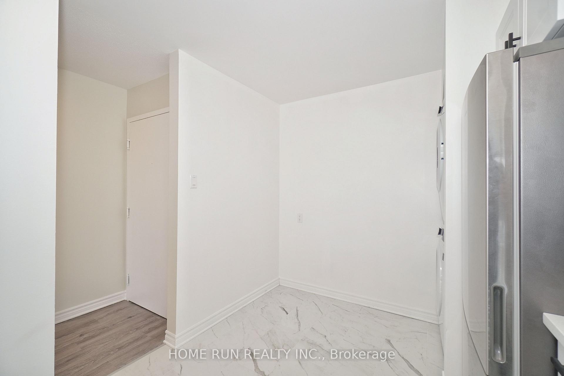 Photo 14 of Unit 303, 214 Viewmount Drive, Ottawa, Borden Farm/Stewart Farm/Carleton Heights/Parkwood Hills — HOMEH