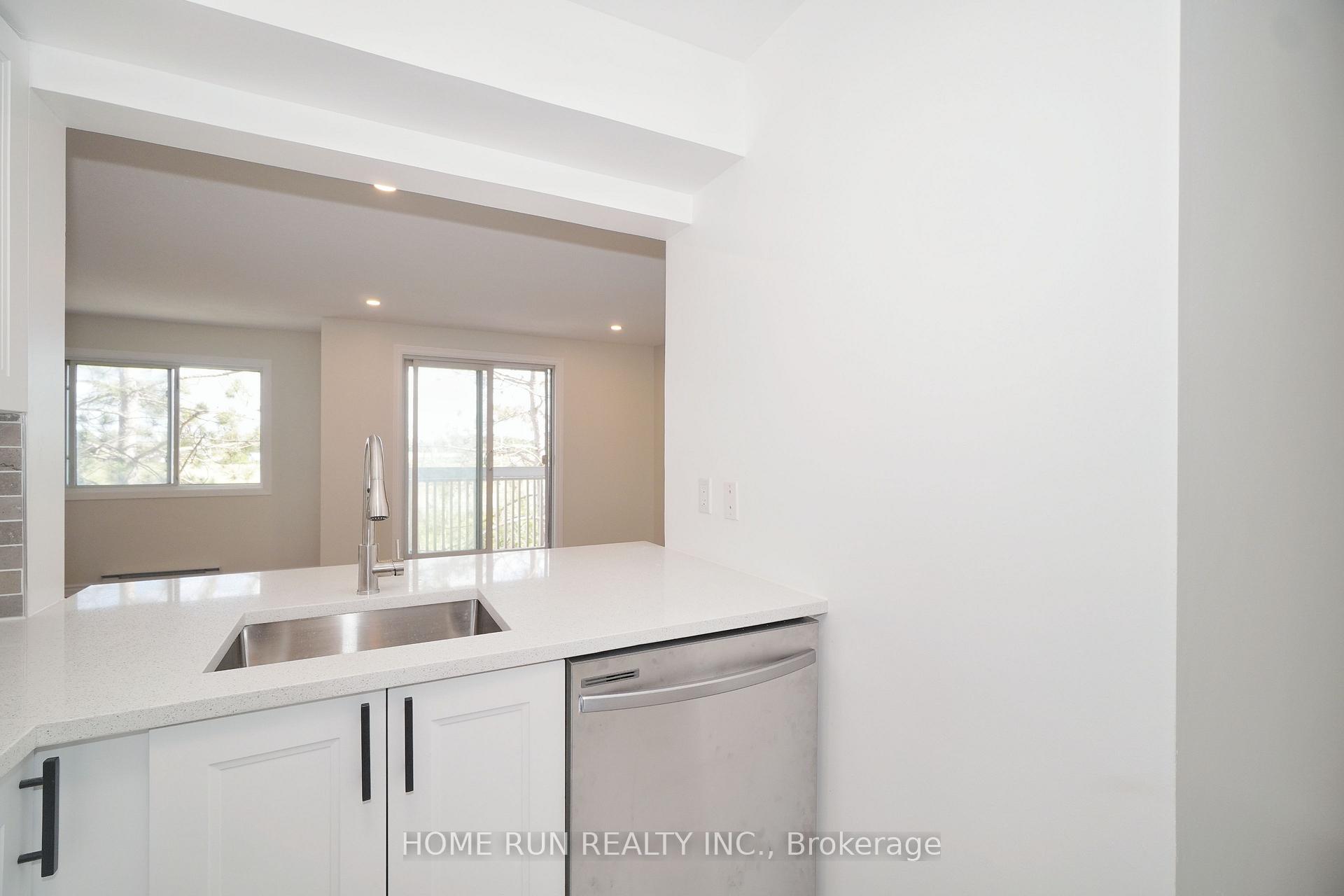 Photo 15 of Unit 303, 214 Viewmount Drive, Ottawa, Borden Farm/Stewart Farm/Carleton Heights/Parkwood Hills — HOMEH