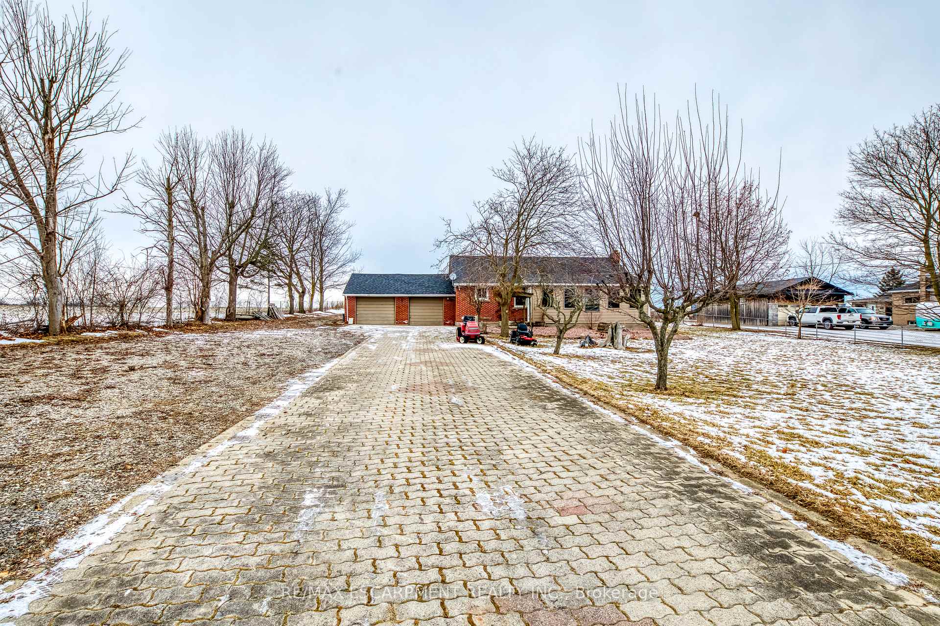 Front of 8110 Chippewa Road