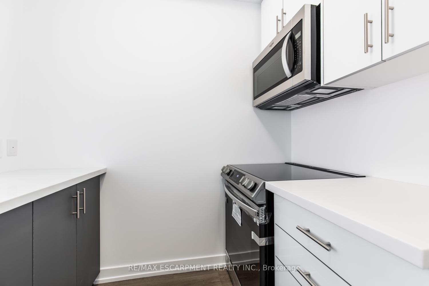 Photo 5 of Unit 128, 460 Dundas Street E, Hamilton, Waterdown — HOMEH