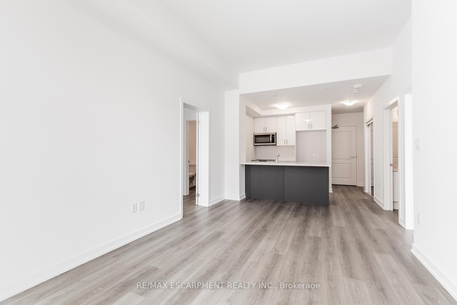 Photo 11 of Unit 128, 460 Dundas Street E, Hamilton, Waterdown — HOMEH