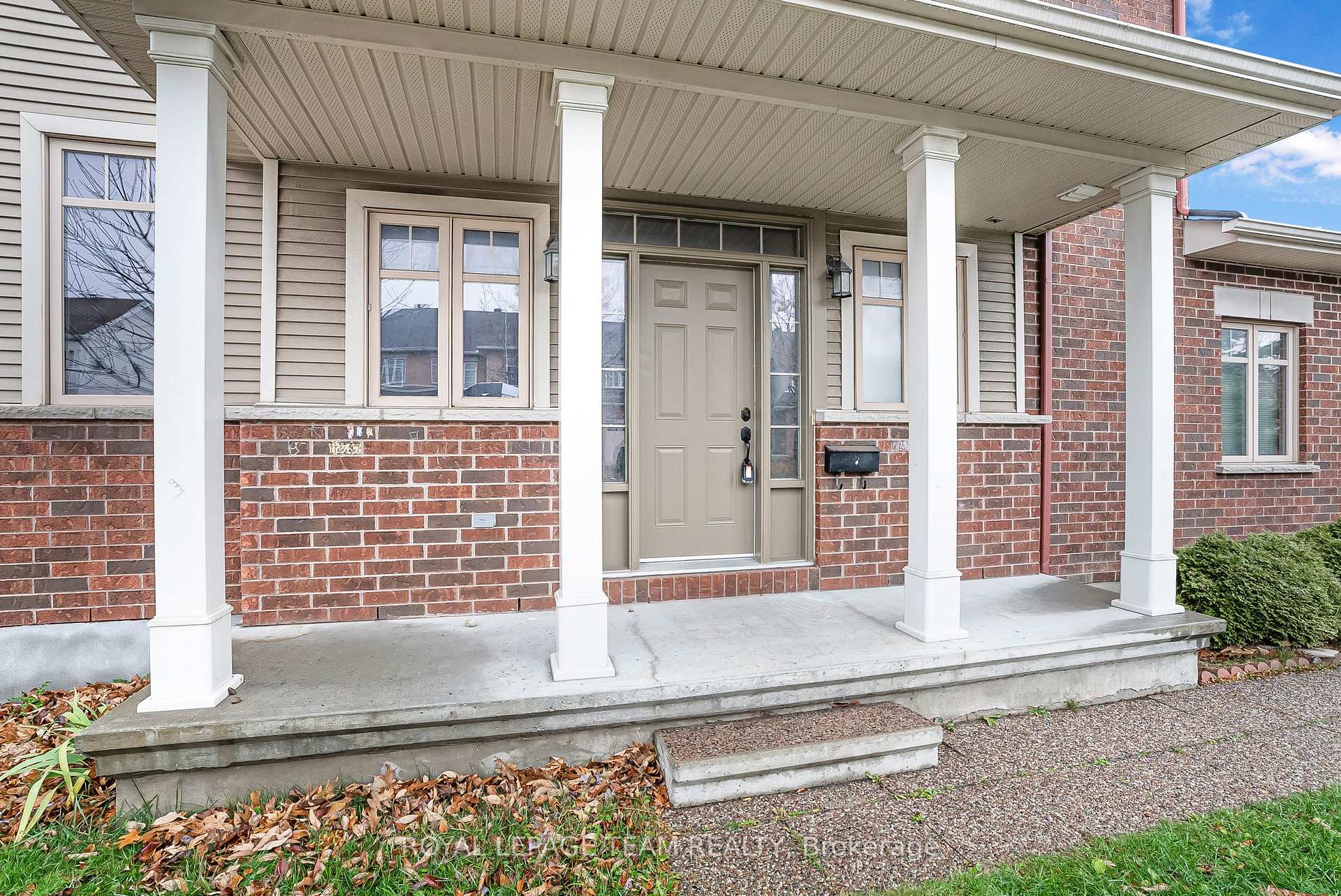Photo 3 of 74 Madelon Drive, Ottawa, Barrhaven - Longfields — HOMEH