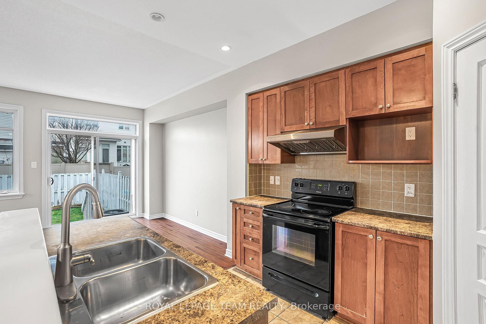 Photo 23 of 74 Madelon Drive, Ottawa, Barrhaven - Longfields — HOMEH