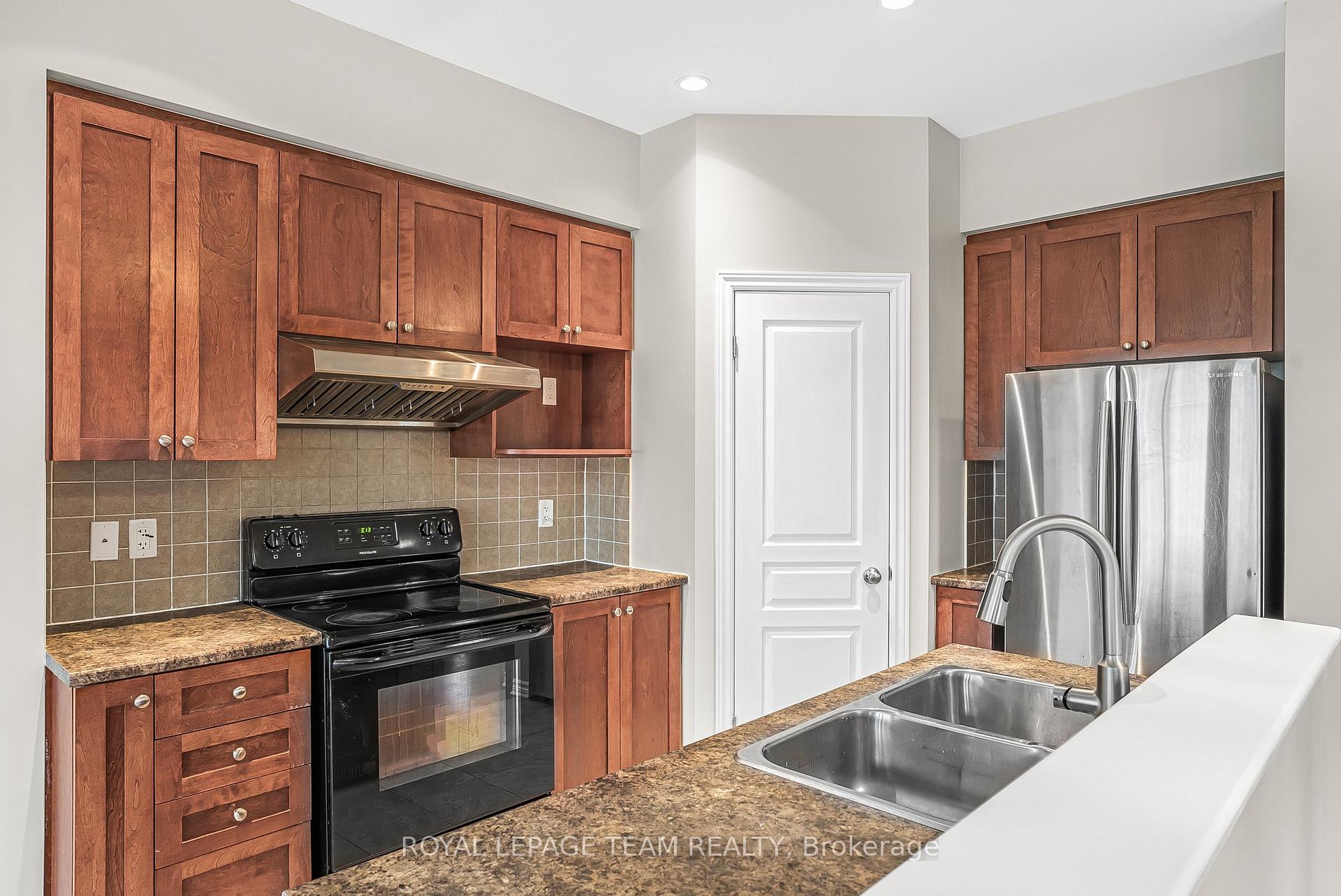 Photo 24 of 74 Madelon Drive, Ottawa, Barrhaven - Longfields — HOMEH