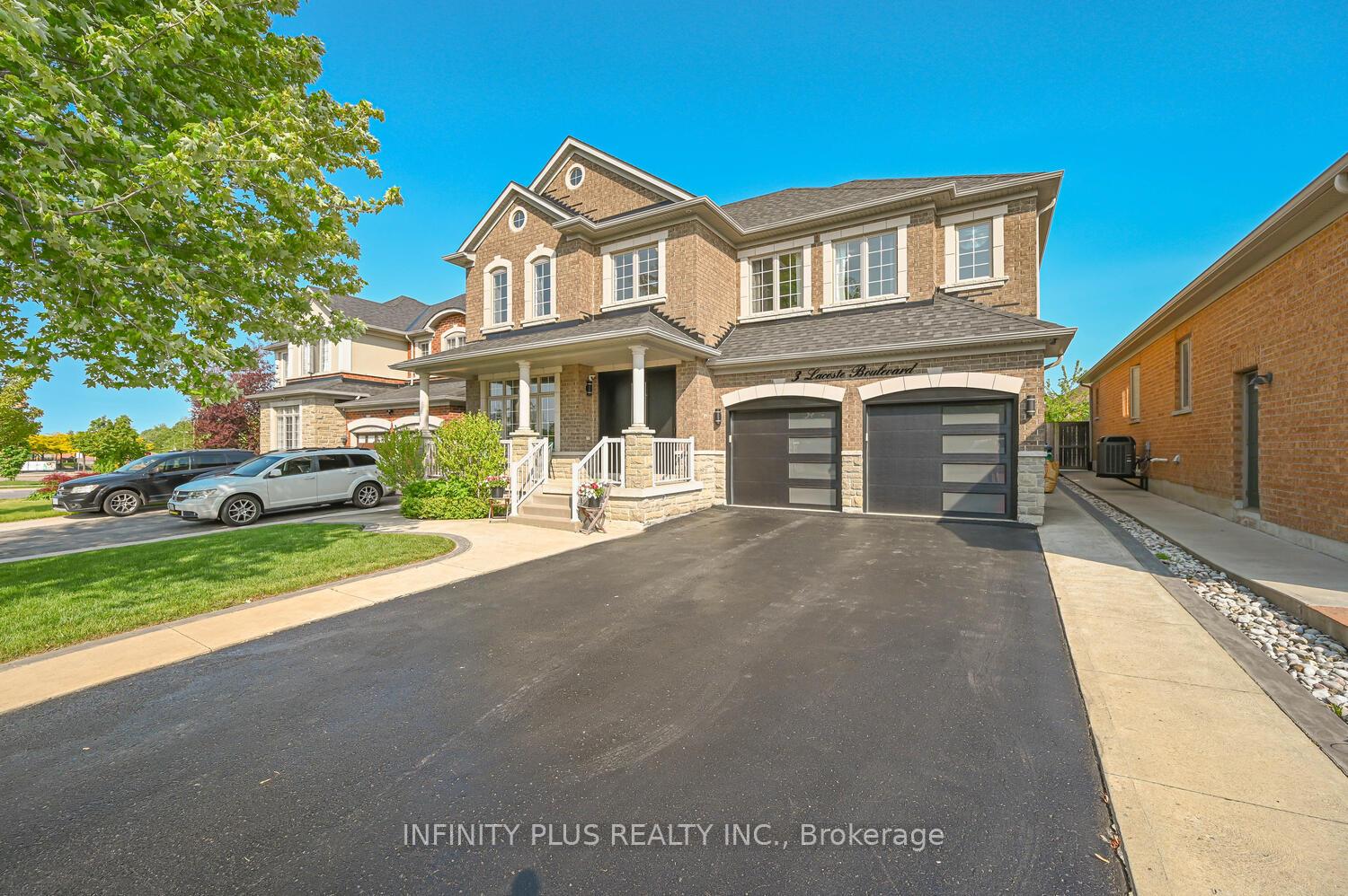 Photo 4 of 3 Lacoste Boulevard, Brampton, Vales of Castlemore North — HOMEH