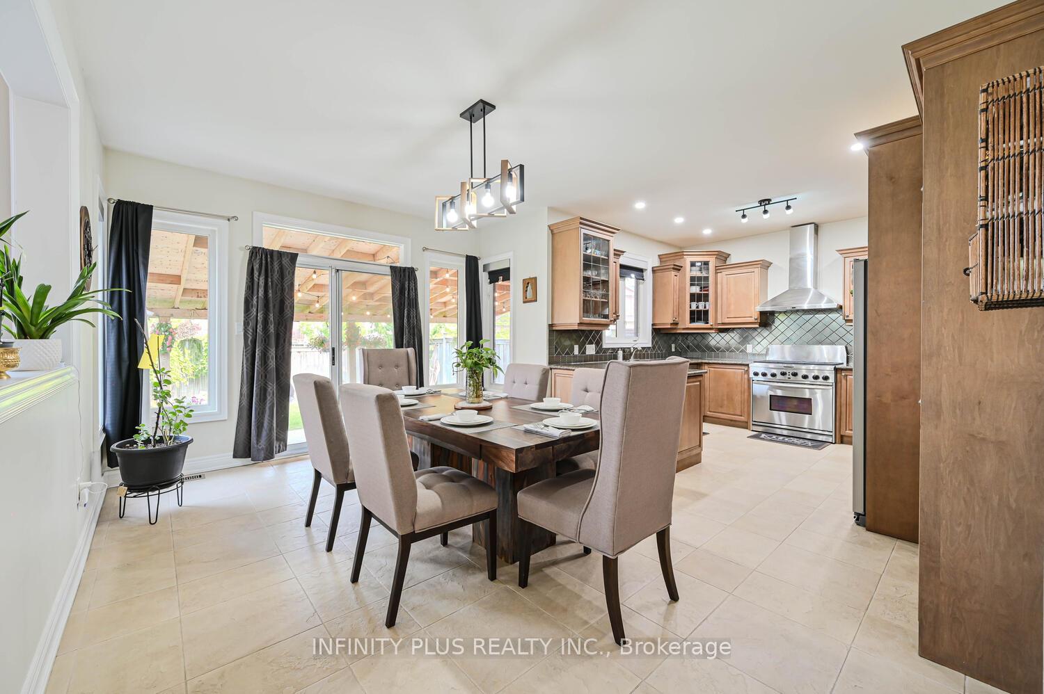 Photo 7 of 3 Lacoste Boulevard, Brampton, Vales of Castlemore North — HOMEH