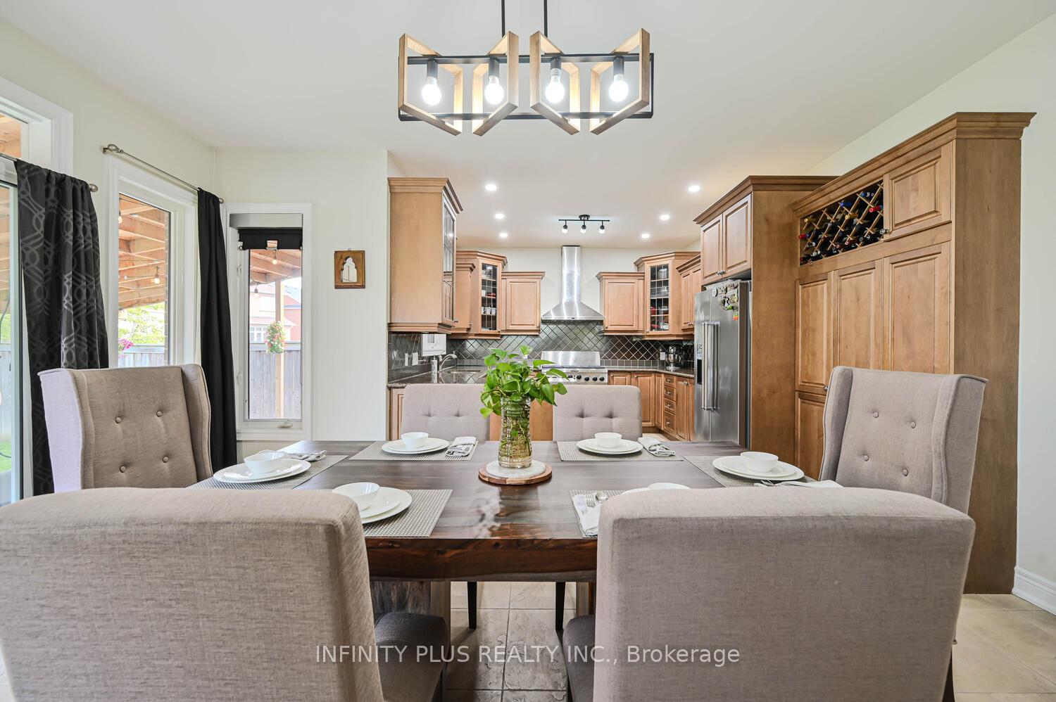 Photo 9 of 3 Lacoste Boulevard, Brampton, Vales of Castlemore North — HOMEH