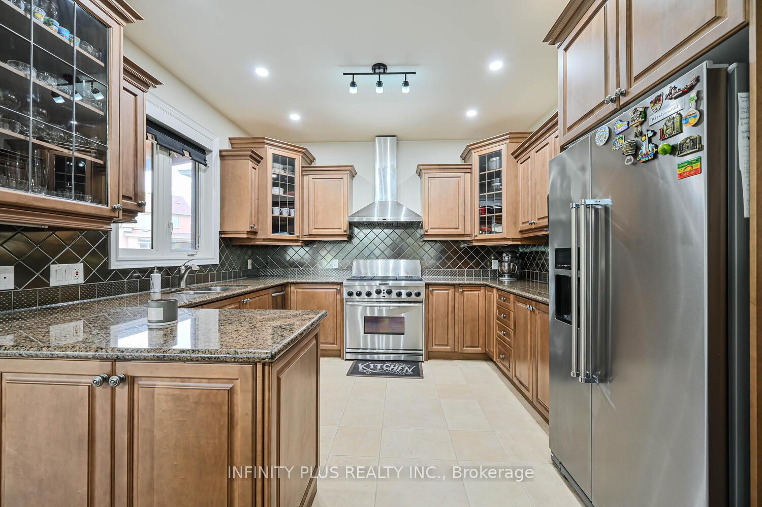 Photo 14 of 3 Lacoste Boulevard, Brampton, Vales of Castlemore North — HOMEH