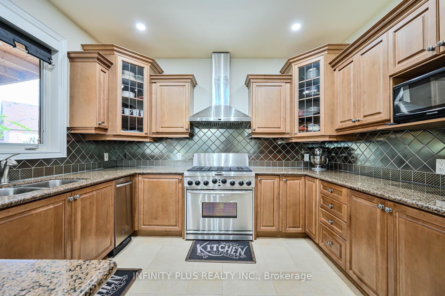 Photo 2 of 3 Lacoste Boulevard, Brampton, Vales of Castlemore North — HOMEH