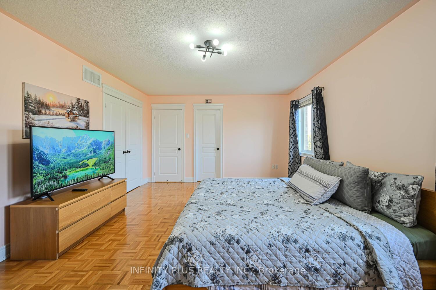 Photo 18 of 3 Lacoste Boulevard, Brampton, Vales of Castlemore North — HOMEH