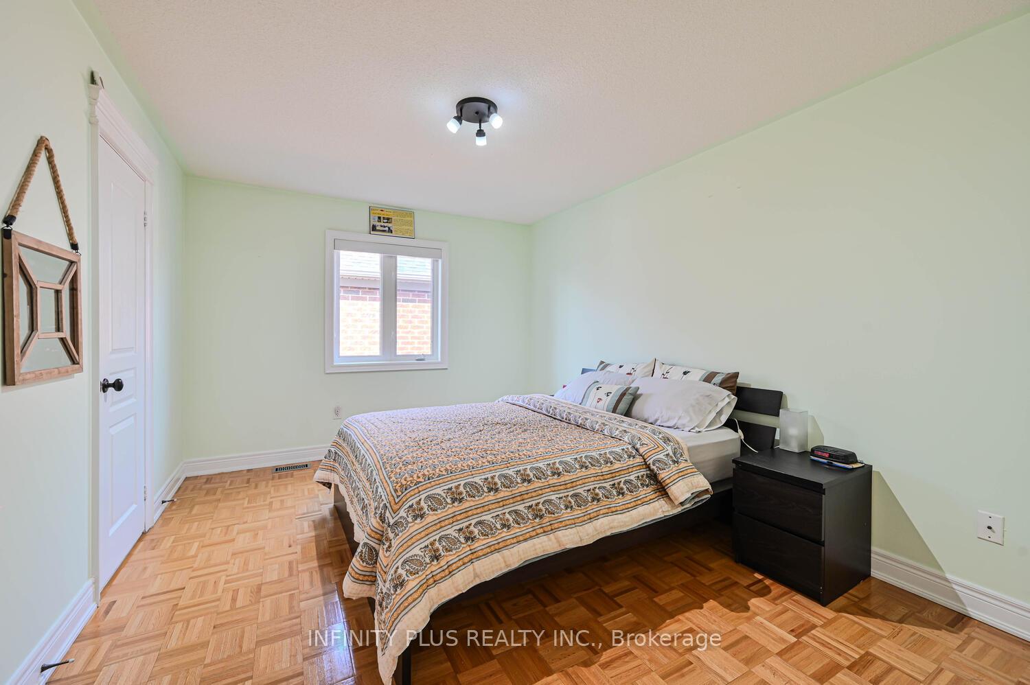 Photo 11 of 3 Lacoste Boulevard, Brampton, Vales of Castlemore North — HOMEH