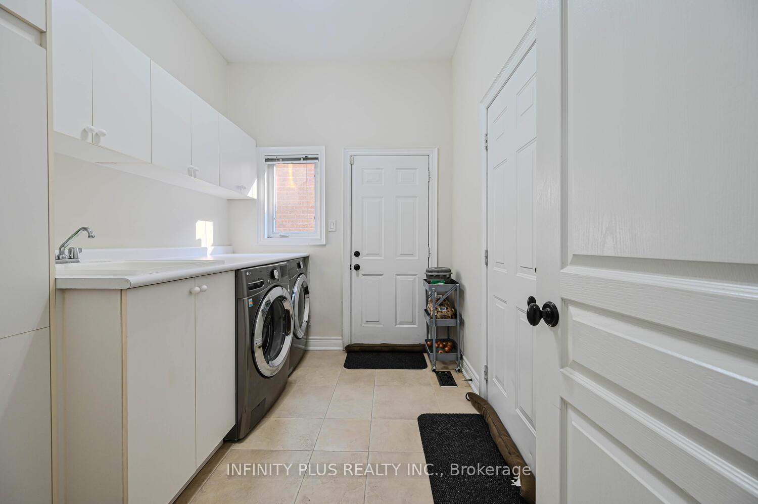 Photo 16 of 3 Lacoste Boulevard, Brampton, Vales of Castlemore North — HOMEH