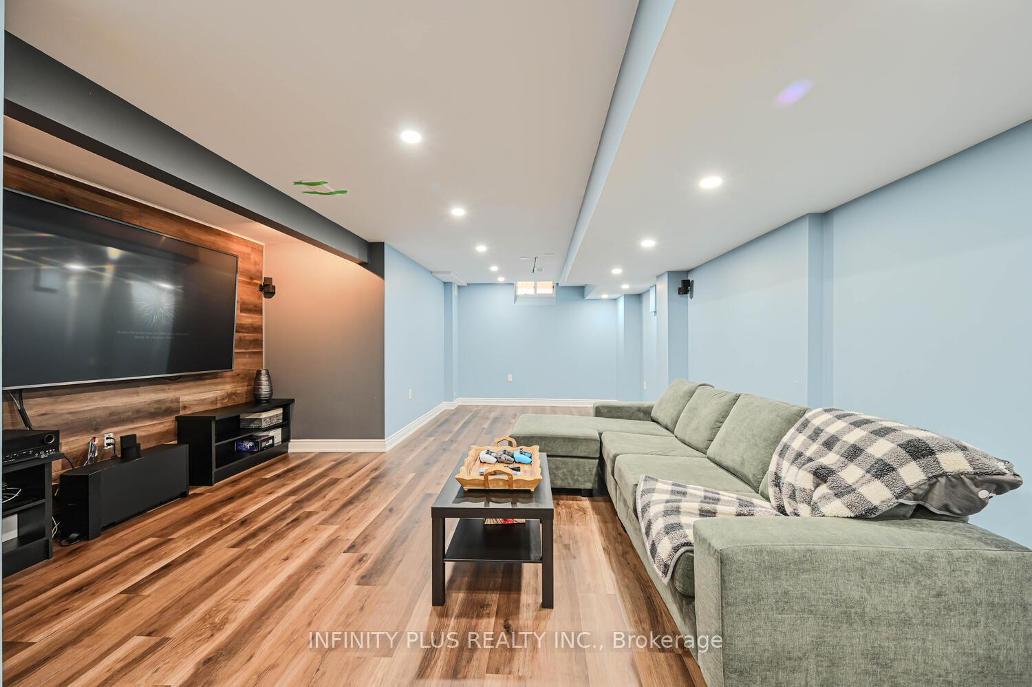 Photo 26 of 3 Lacoste Boulevard, Brampton, Vales of Castlemore North — HOMEH
