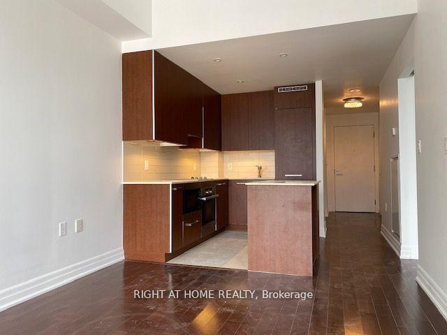 Photo 4 of Unit 2803, 8 The Esplanade, Toronto, Waterfront Communities — HOMEH
