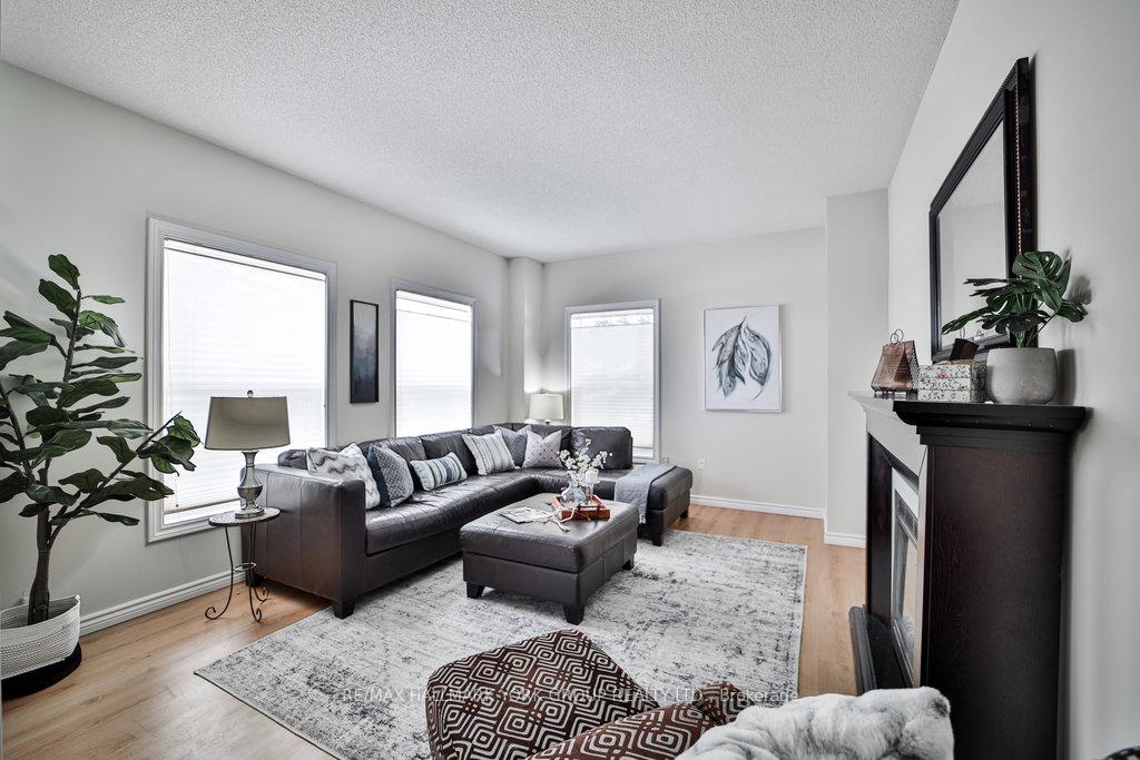 Photo 5 of 95 John West Way, Aurora, Bayview Wellington — HOMEH