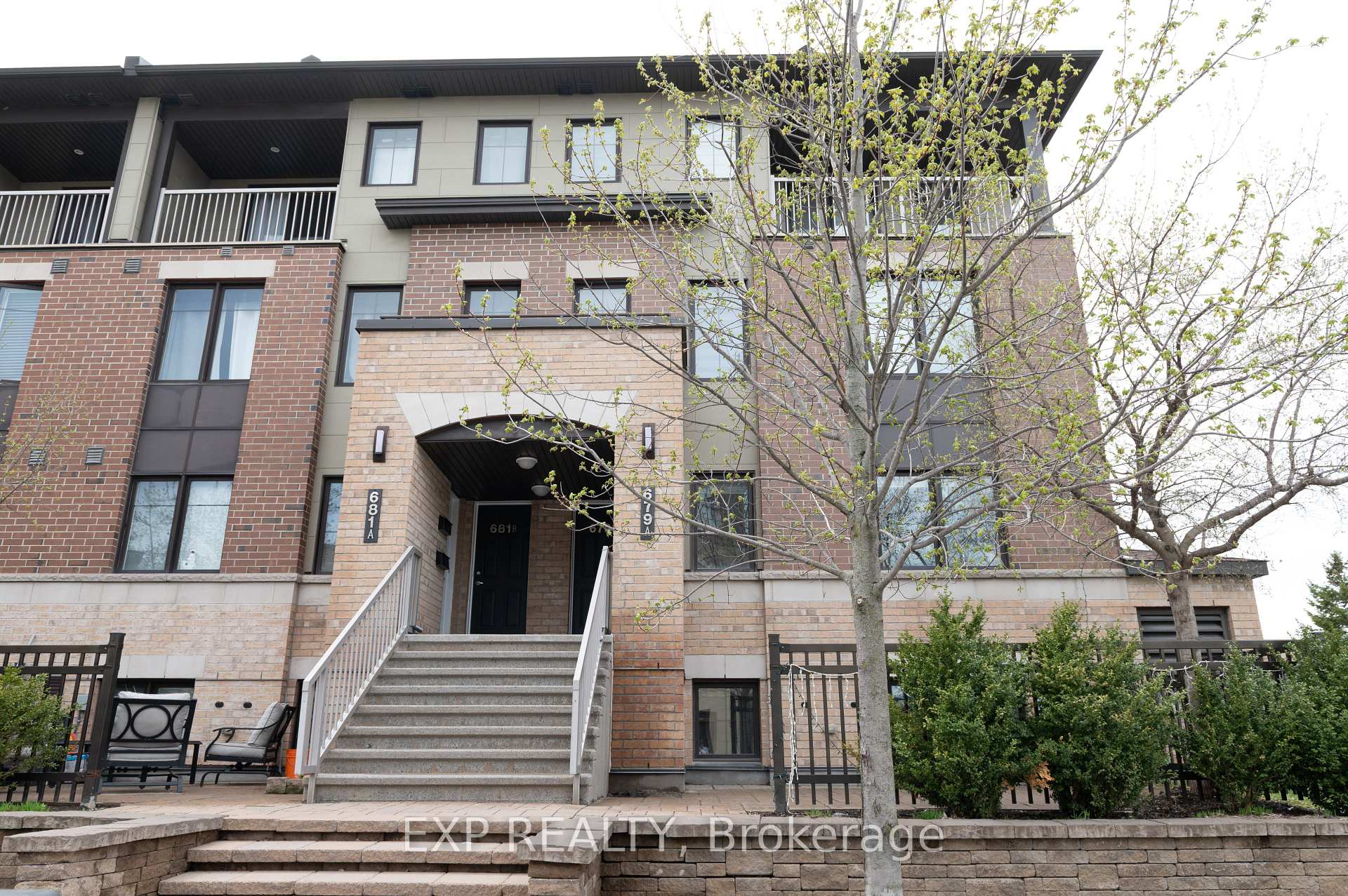 Photo 1 of Unit A, 679 Sue Holloway Drive, Ottawa, Barrhaven - Strandherd — HOMEH