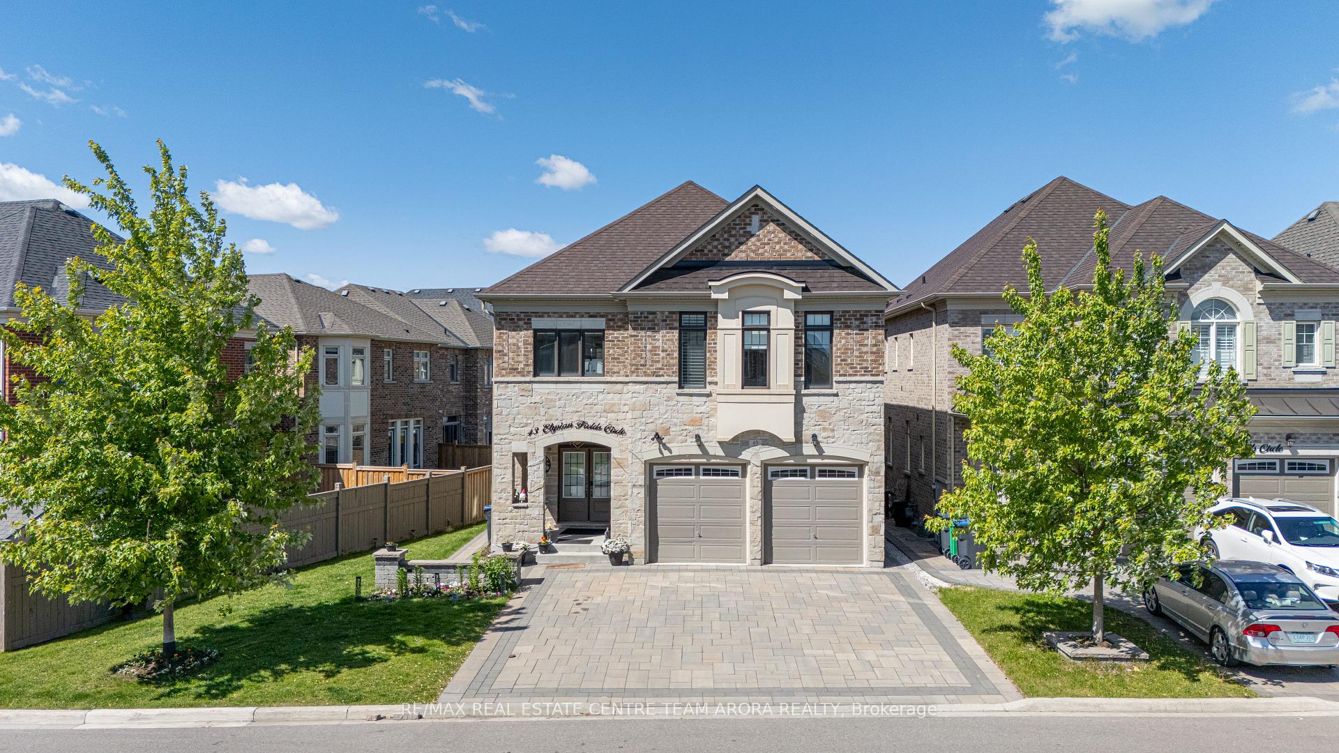 Photo 4 of 43 Elysian Fields Circle, Brampton, Bram West — HOMEH