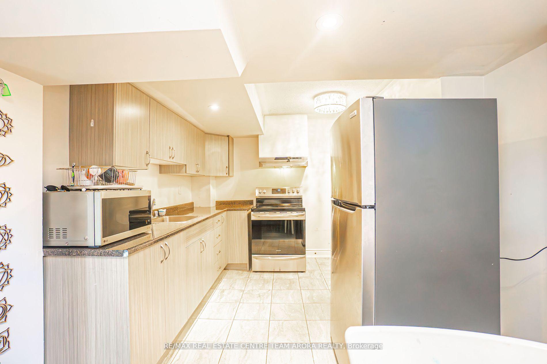 Photo 22 of 43 Elysian Fields Circle, Brampton, Bram West — HOMEH