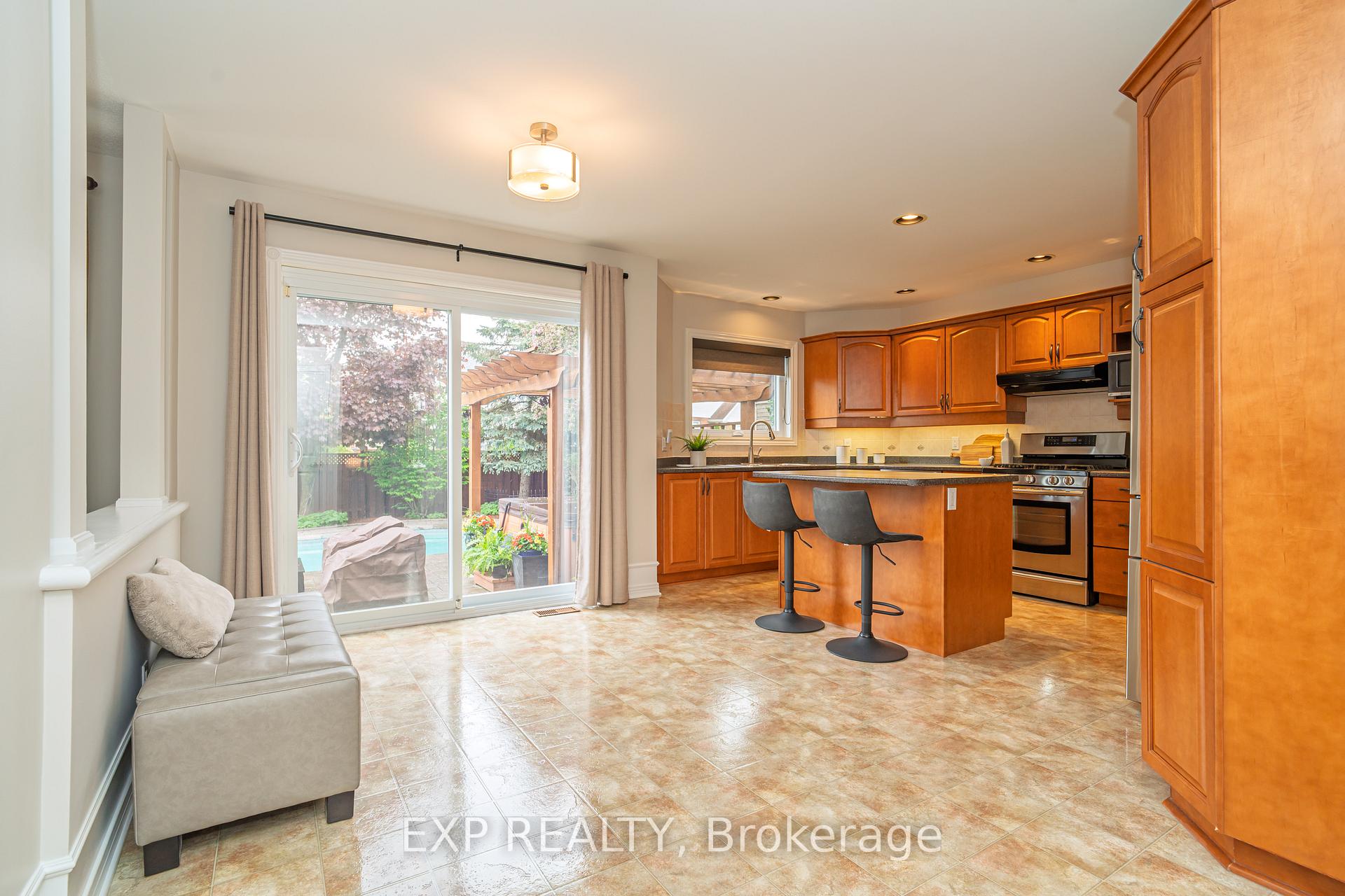 Photo 7 of 993 Red Spruce Street, Ottawa, Riverside South/Gloucester Glen — HOMEH