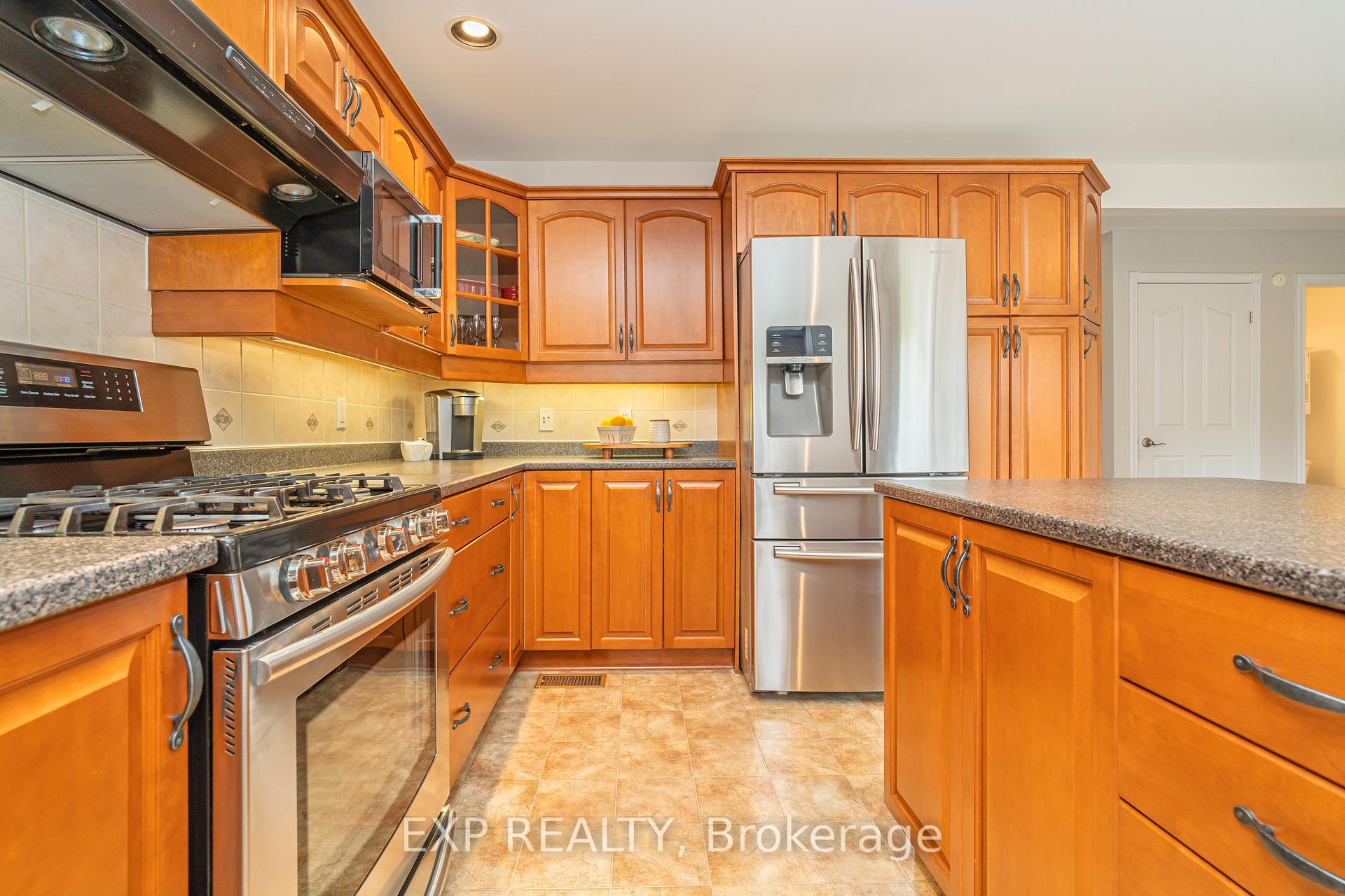 Photo 9 of 993 Red Spruce Street, Ottawa, Riverside South/Gloucester Glen — HOMEH